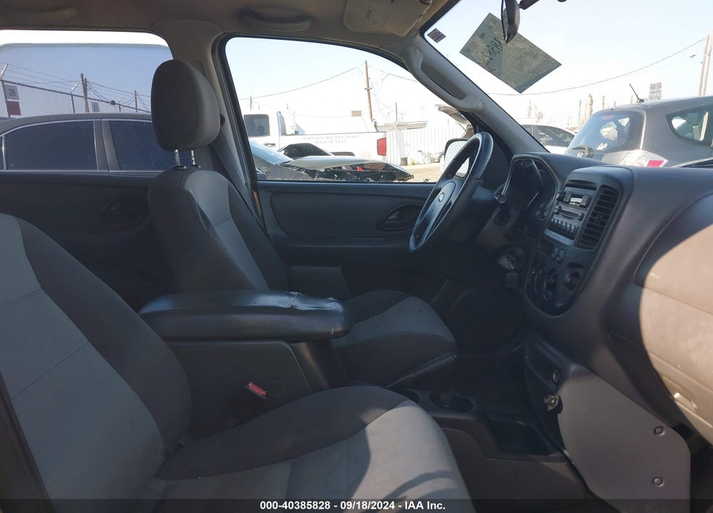 2004 FORD ESCAPE XLS VIN: 1FMYU02164KA14794