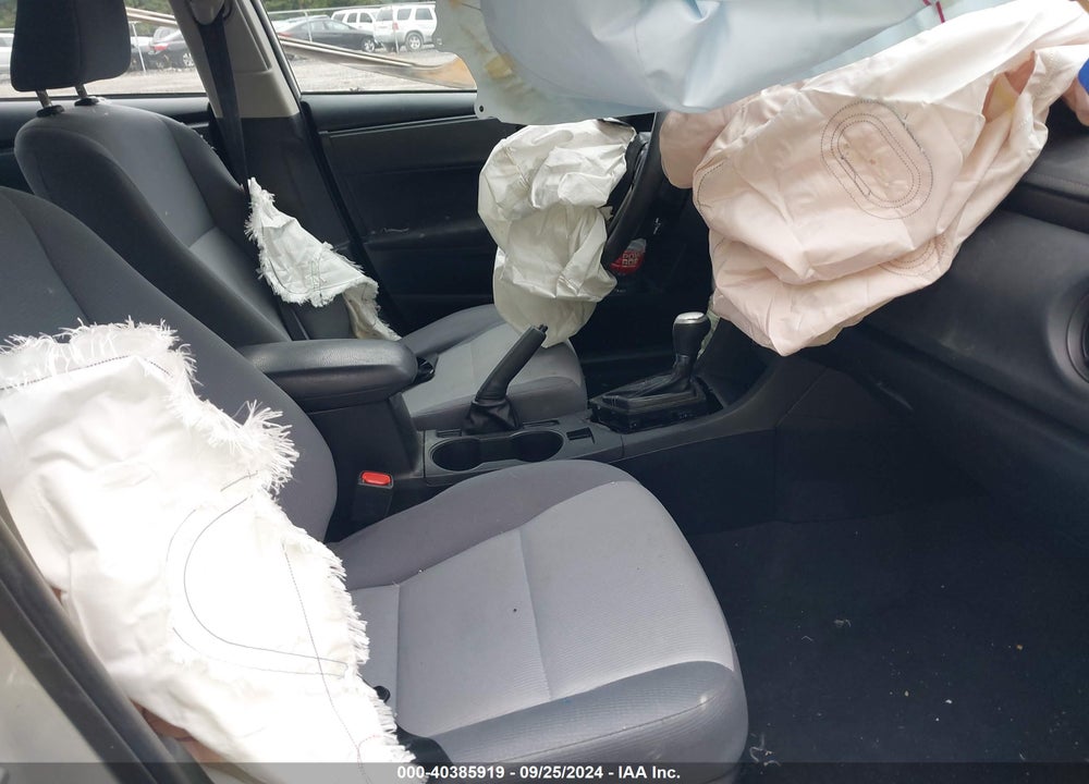 2019 TOYOTA COROLLA L VIN: 2T1BURHE0KC204467