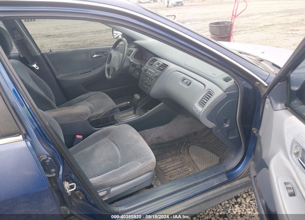 2001 HONDA ACCORD 2.3 LX VIN: 3HGCG665X1G713419