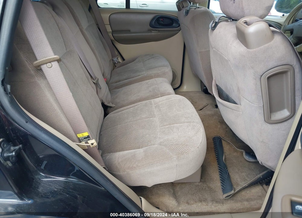 2004 CHEVROLET TRAILBLAZER LS VIN: 1GNDS13SX42149063