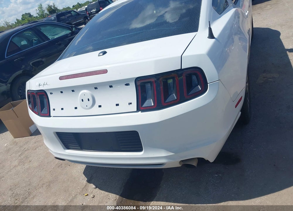 2014 FORD MUSTANG V6 PREMIUM VIN: 1ZVBP8AMXE5319028