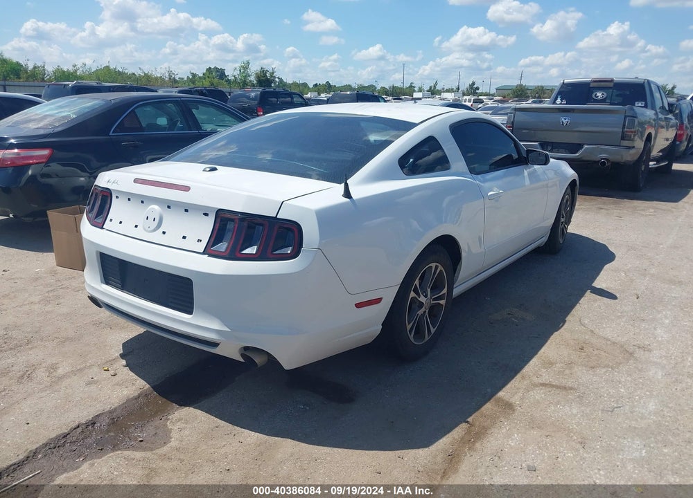 2014 FORD MUSTANG V6 PREMIUM VIN: 1ZVBP8AMXE5319028