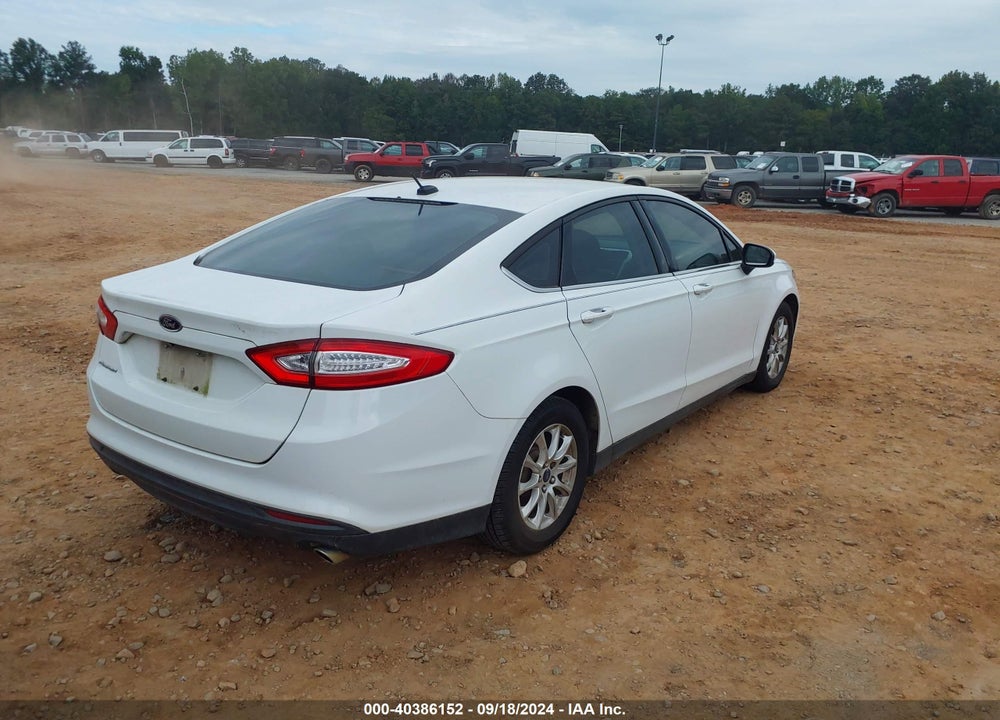 2015 FORD FUSION S VIN: 3FA6P0G70FR265699