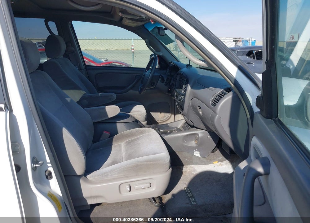 2005 TOYOTA SEQUOIA SR5 V8 VIN: 5TDBT44A25S256350