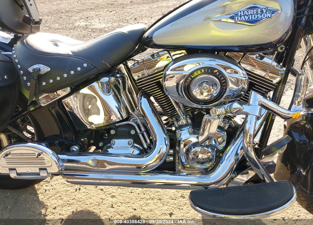 2012 HARLEY-DAVIDSON FLSTC HERITAGE SOFTAIL CLASSIC VIN: 1HD1BWV11CB032241