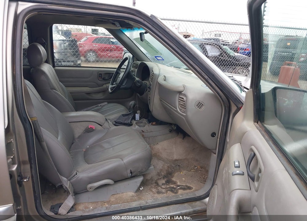 2000 GMC JIMMY SLT VIN: 1GKCS13W4Y2132809