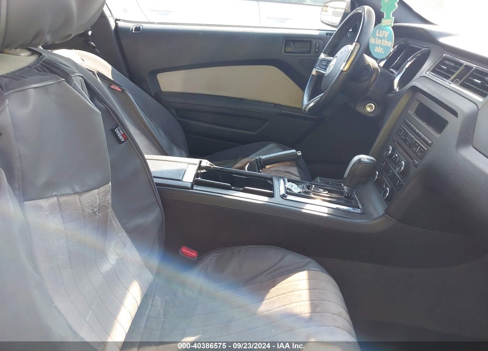2014 FORD MUSTANG V6 VIN: 1ZVBP8AM5E5265430