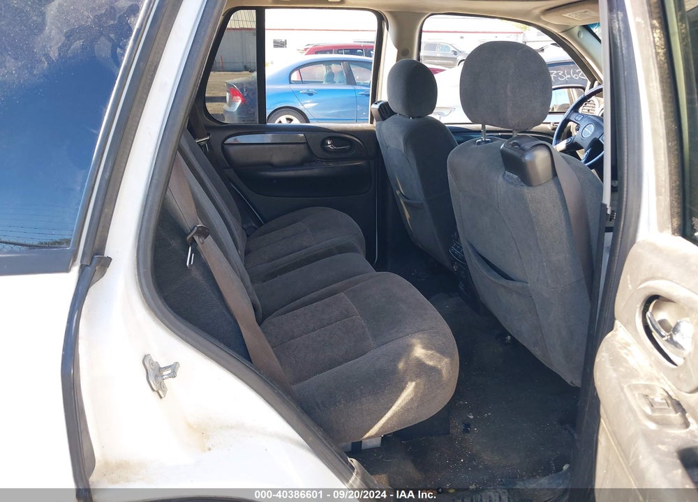 2005 GMC ENVOY DENALI VIN: 1GKET63M852360938