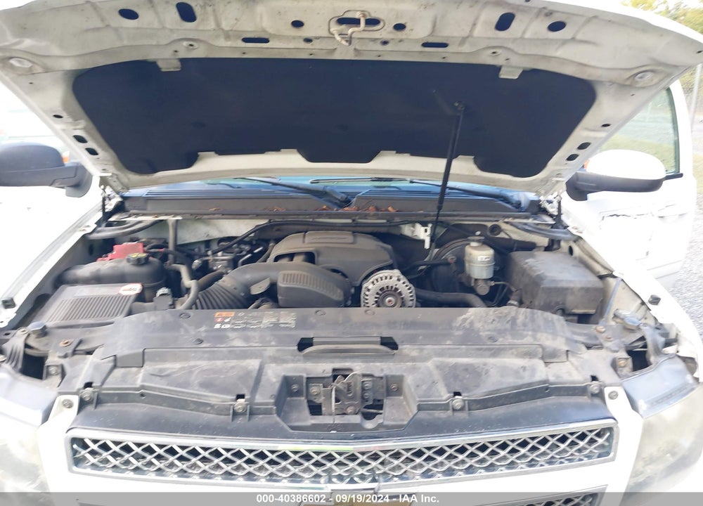 2011 CHEVROLET TAHOE LS VIN: 1GNSKAE02BR311338