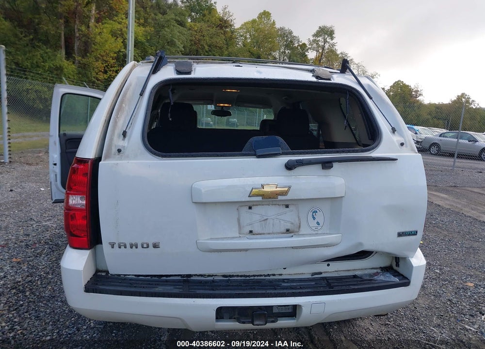 2011 CHEVROLET TAHOE LS VIN: 1GNSKAE02BR311338