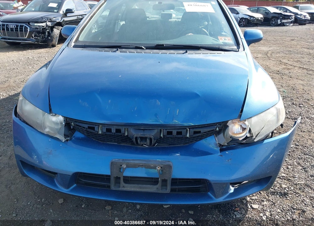 2010 HONDA CIVIC LX VIN: 2HGFA1F57AH323282