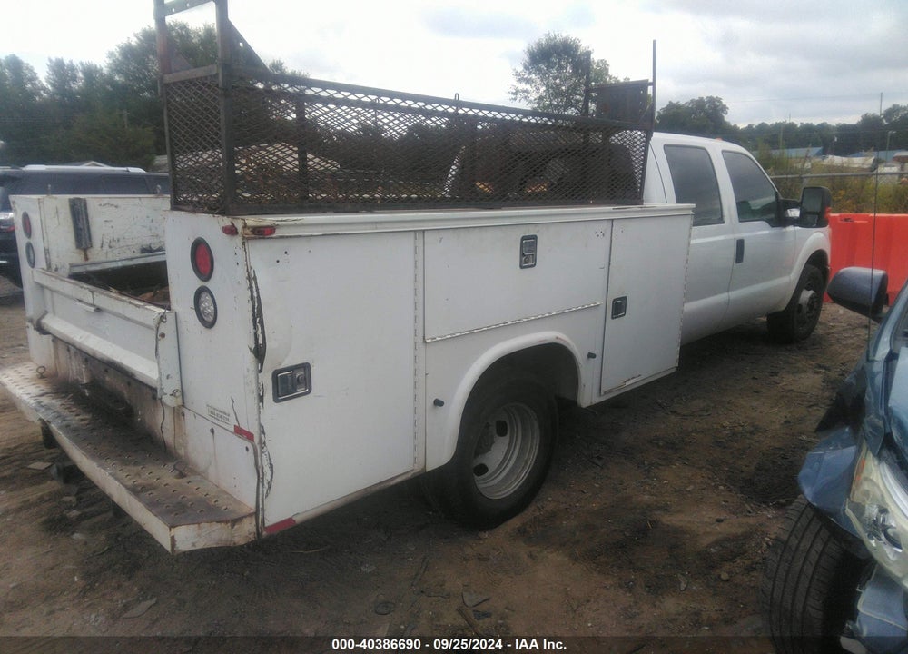 2013 FORD F-350 CHASSIS XL VIN: 1FD8W3G66DEB37218