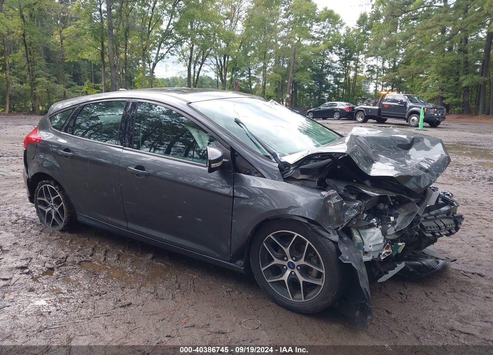 2017 FORD FOCUS SEL VIN: 1FADP3M27HL339008