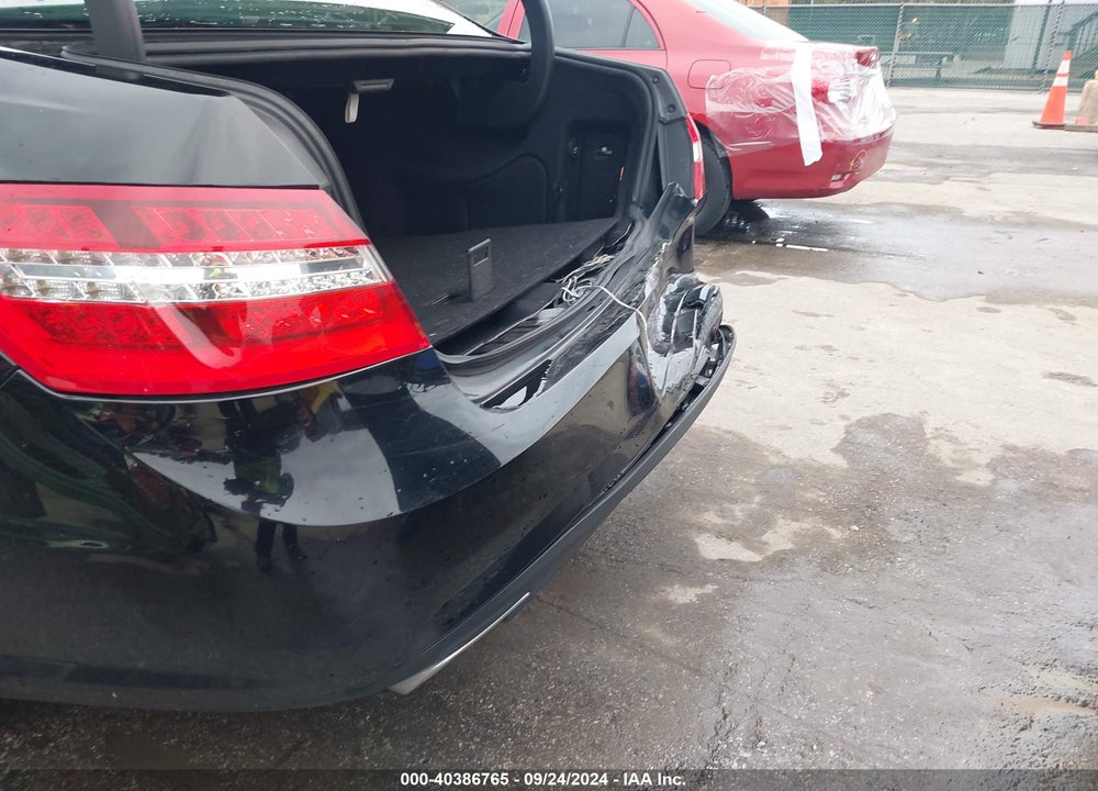 2010 MERCEDES-BENZ E 350 4MATIC VIN: WDDHF8HB8AA113508