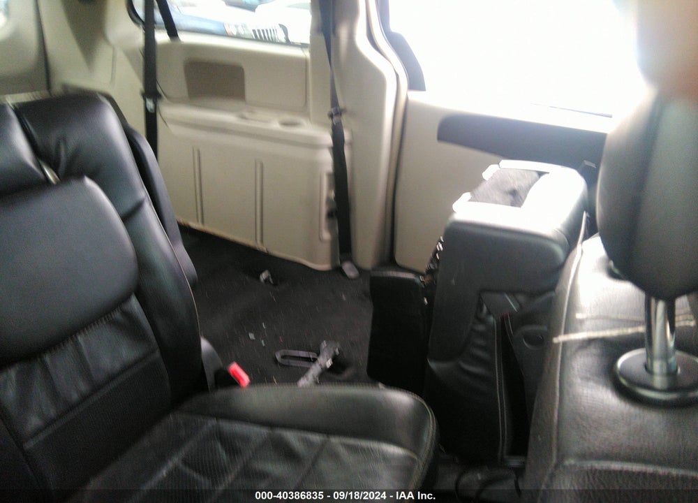 2011 CHRYSLER TOWN & COUNTRY TOURING VIN: 2A4RR5DG0BR775208