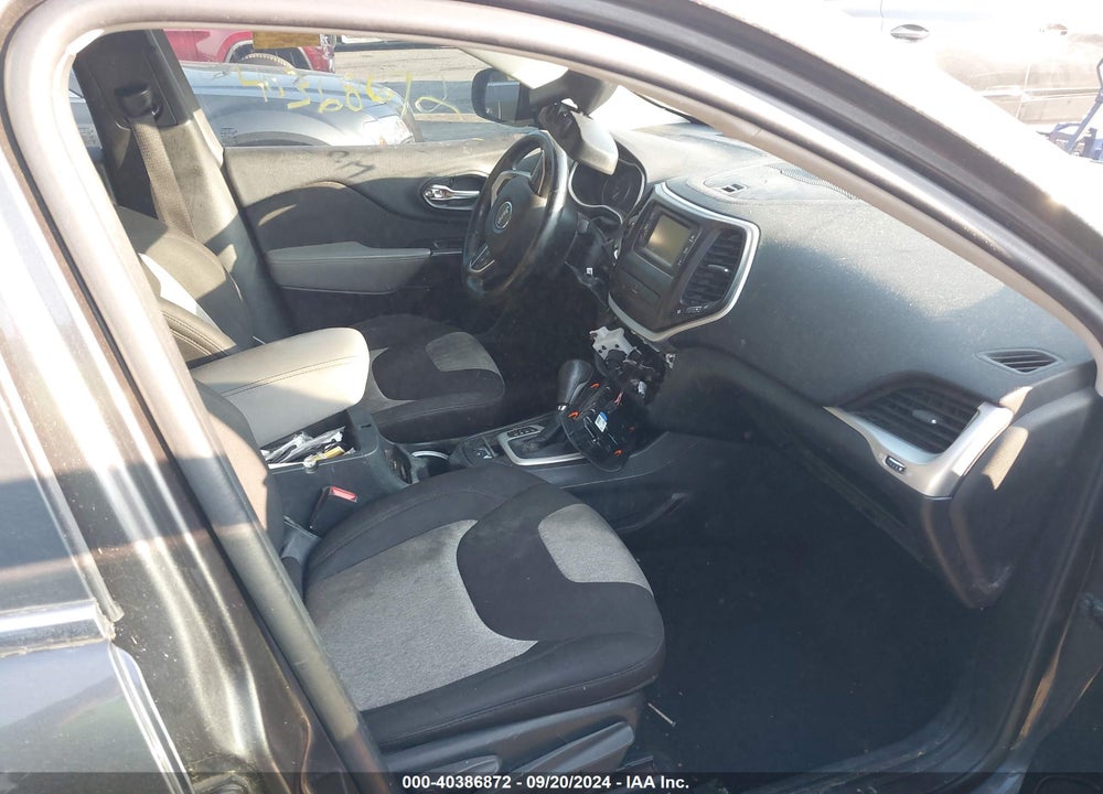 2014 JEEP CHEROKEE LATITUDE VIN: 1C4PJLCB7EW208598