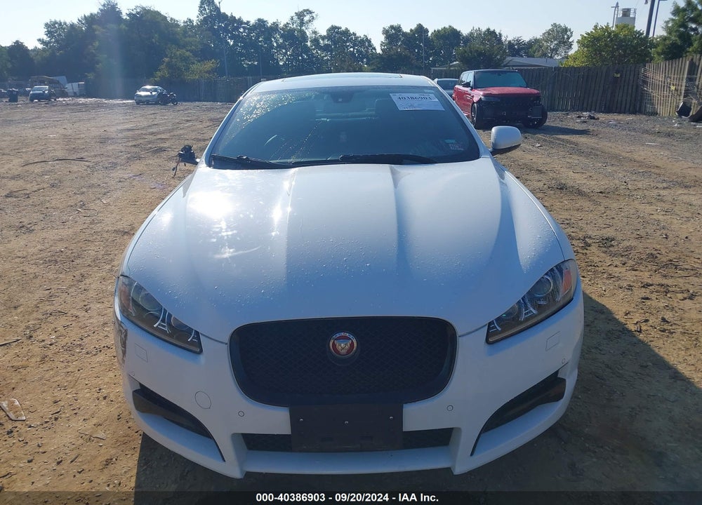 2015 JAGUAR XF VIN: SAJWJ0FF4F8U72149