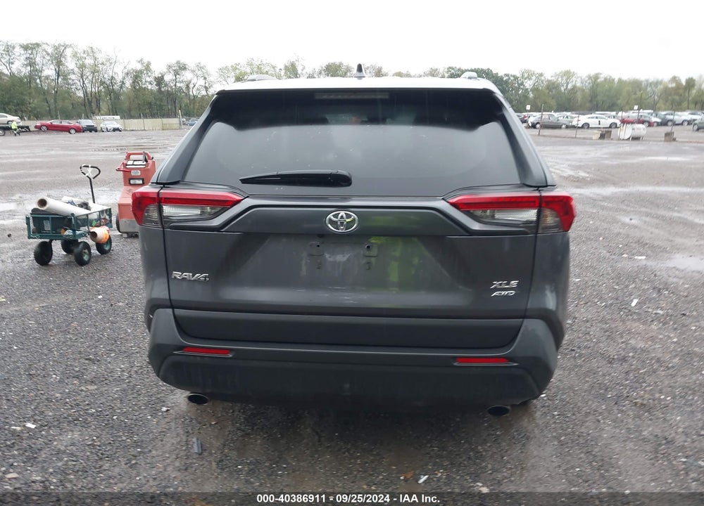 2022 TOYOTA RAV4 XLE VIN: 2T3P1RFV0NC290716
