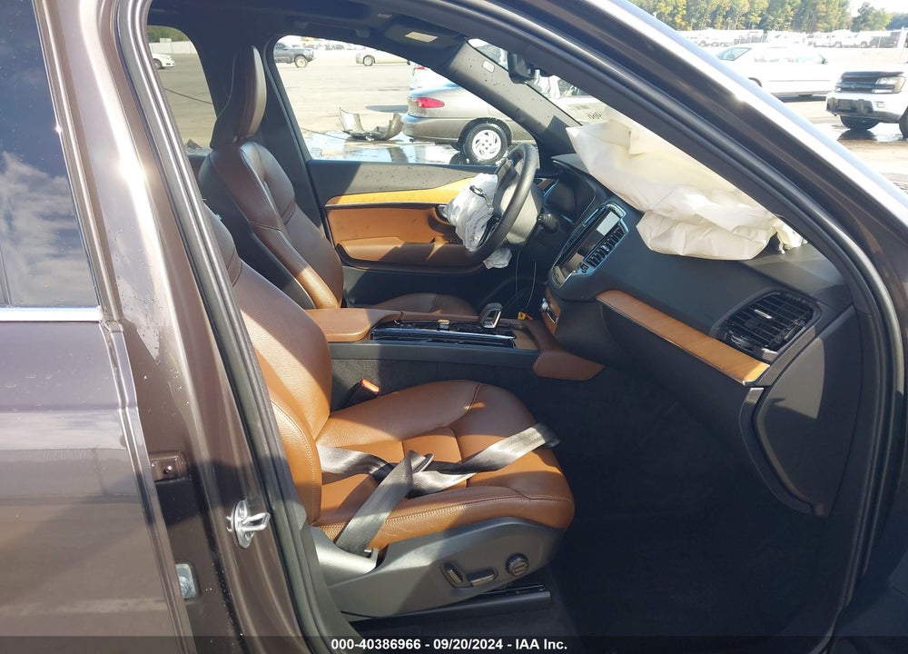 2023 VOLVO XC90 B6 PLUS 7-SEATER VIN: YV4062PN0P1931613