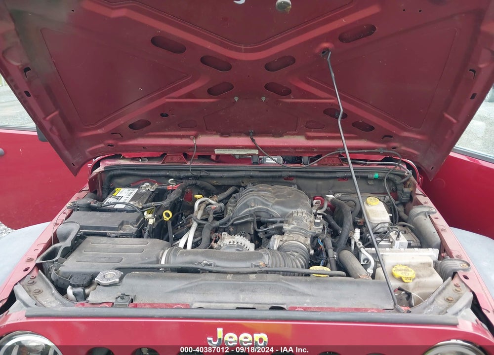 2012 JEEP WRANGLER UNLIMITED SPORT VIN: 1C4BJWDG2CL215060
