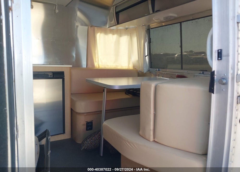 2015 AIRSTREAM OTHER VIN: 1STHRAC15FJ532822