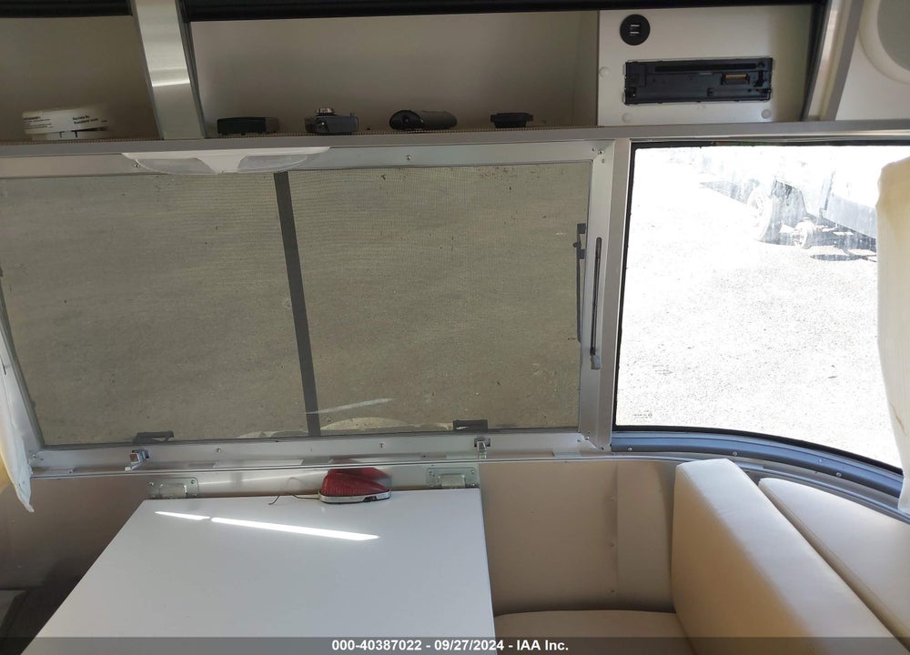 2015 AIRSTREAM OTHER VIN: 1STHRAC15FJ532822