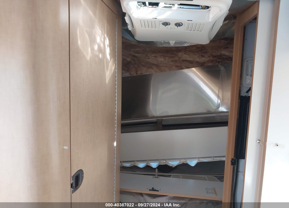 2015 AIRSTREAM OTHER VIN: 1STHRAC15FJ532822