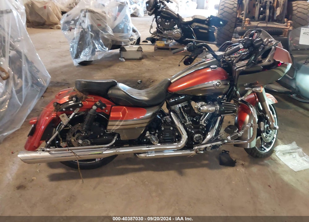 2013 HARLEY-DAVIDSON FLTRXSE CVO ROAD GLIDE CUSTOM VIN: 1HD1TC814DB961123