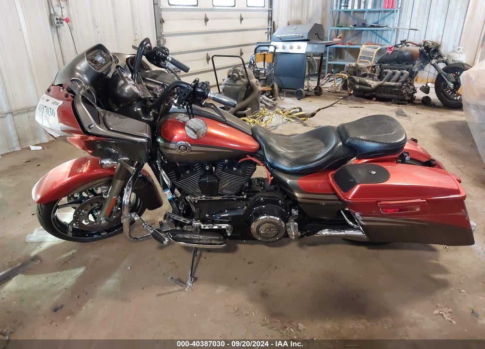 2013 HARLEY-DAVIDSON FLTRXSE CVO ROAD GLIDE CUSTOM VIN: 1HD1TC814DB961123