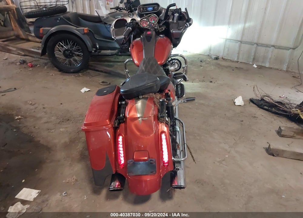 2013 HARLEY-DAVIDSON FLTRXSE CVO ROAD GLIDE CUSTOM VIN: 1HD1TC814DB961123
