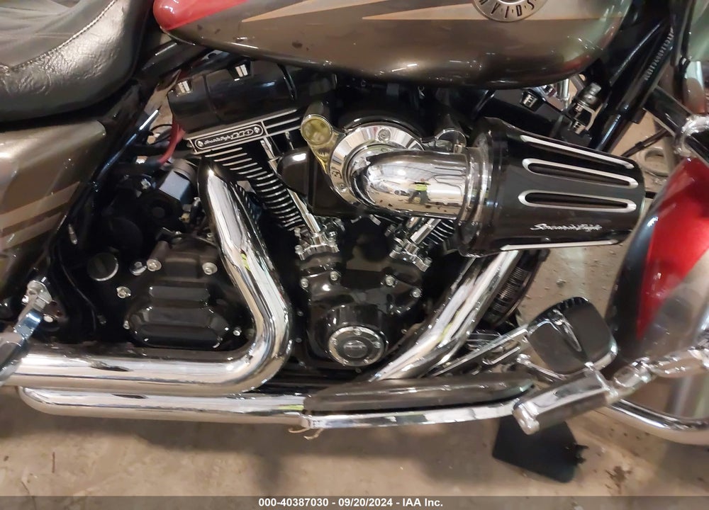 2013 HARLEY-DAVIDSON FLTRXSE CVO ROAD GLIDE CUSTOM VIN: 1HD1TC814DB961123