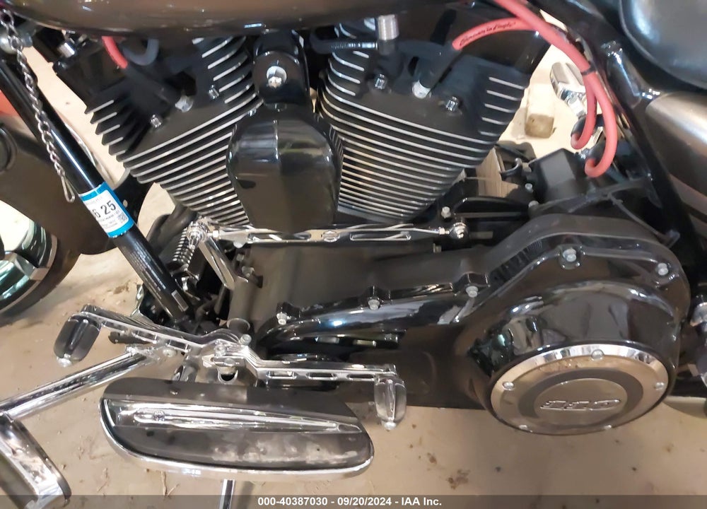 2013 HARLEY-DAVIDSON FLTRXSE CVO ROAD GLIDE CUSTOM VIN: 1HD1TC814DB961123
