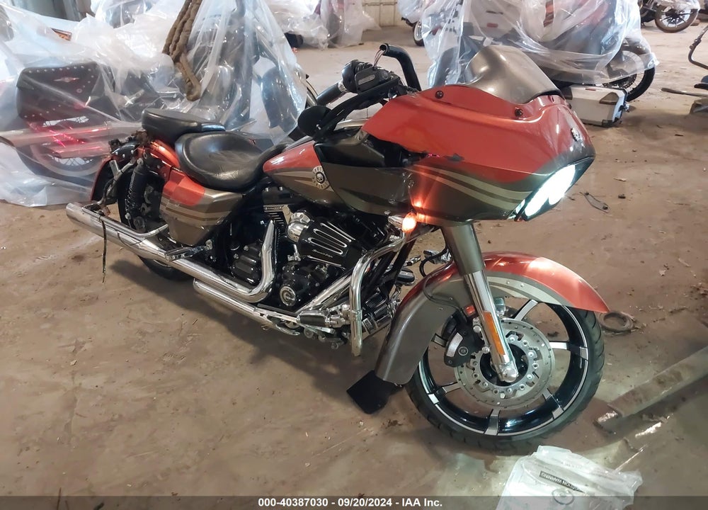 2013 HARLEY-DAVIDSON FLTRXSE CVO ROAD GLIDE CUSTOM VIN: 1HD1TC814DB961123