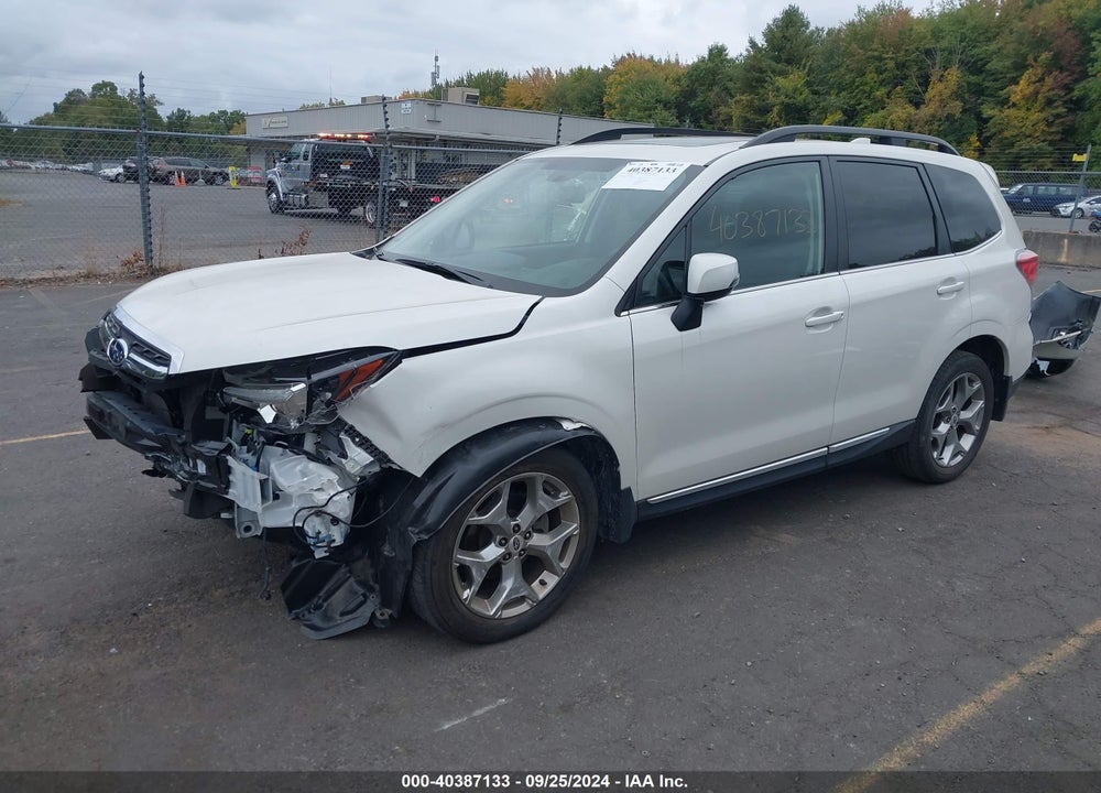 2018 SUBARU FORESTER 2.5I TOURING VIN: JF2SJAWC0JH592808