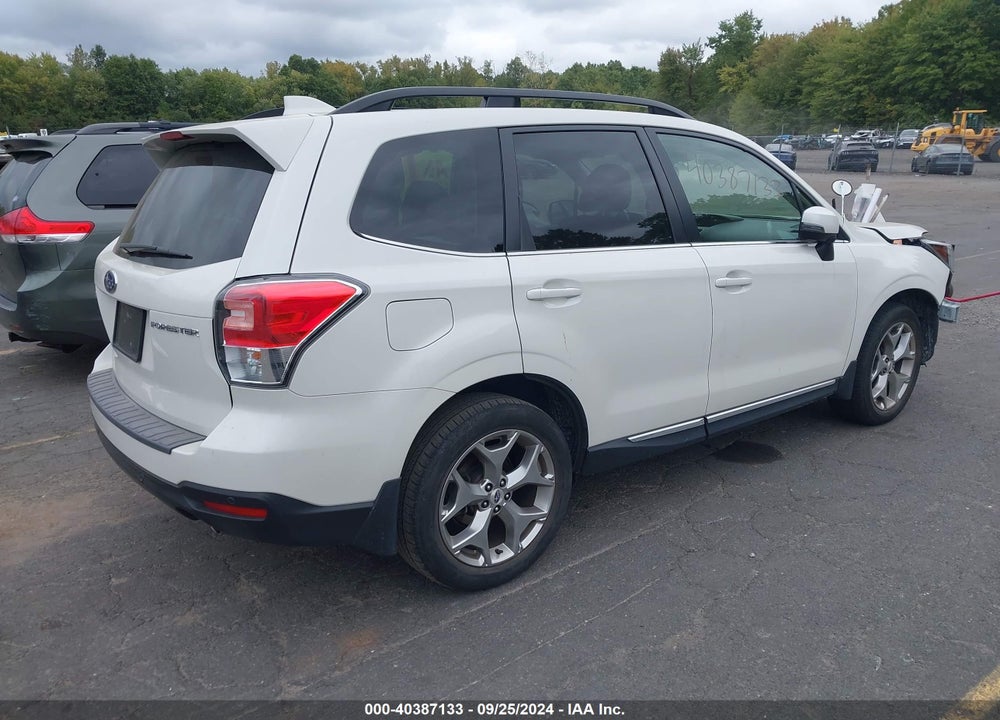 2018 SUBARU FORESTER 2.5I TOURING VIN: JF2SJAWC0JH592808