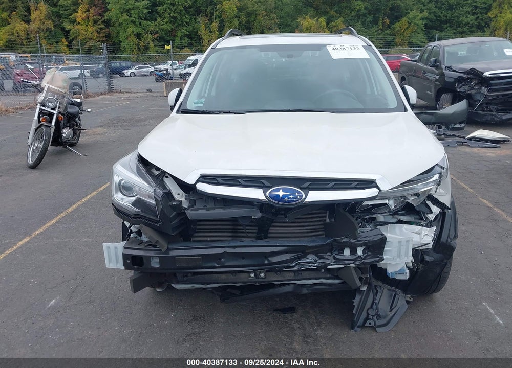 2018 SUBARU FORESTER 2.5I TOURING VIN: JF2SJAWC0JH592808