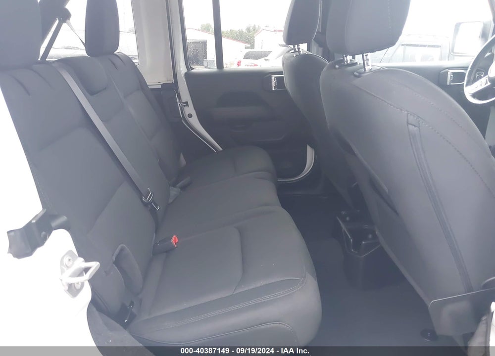 2021 JEEP WRANGLER UNLIMITED SAHARA 4X4 VIN: 1C4HJXEN4MW728131