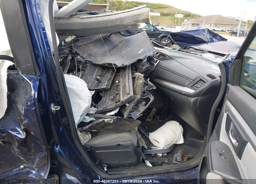 2019 HONDA CR-V LX VIN: 2HKRW6H33KH223209