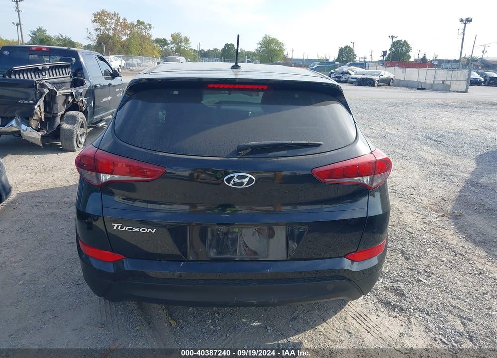 2016 HYUNDAI TUCSON SE VIN: KM8J23A45GU125172