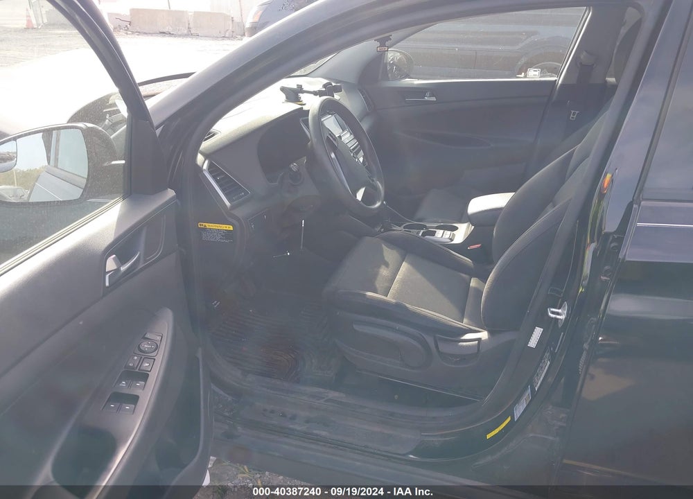 2016 HYUNDAI TUCSON SE VIN: KM8J23A45GU125172