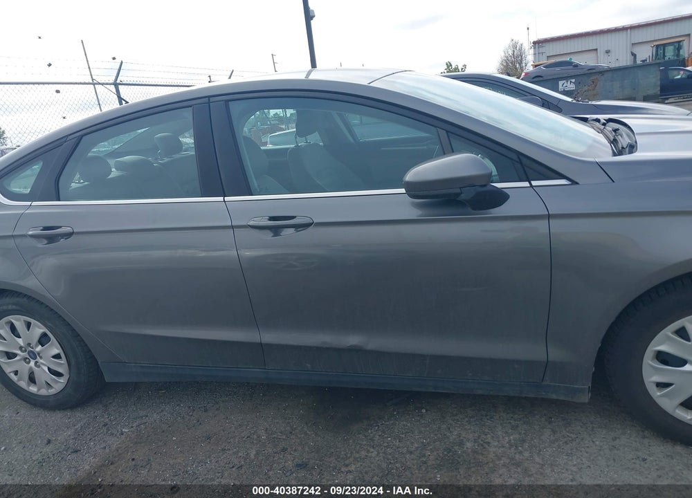 2013 FORD FUSION S VIN: 3FA6P0G72DR162684