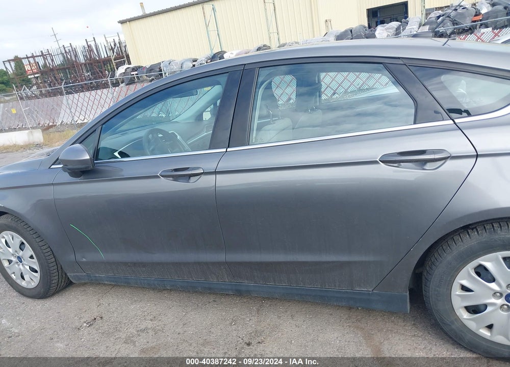 2013 FORD FUSION S VIN: 3FA6P0G72DR162684