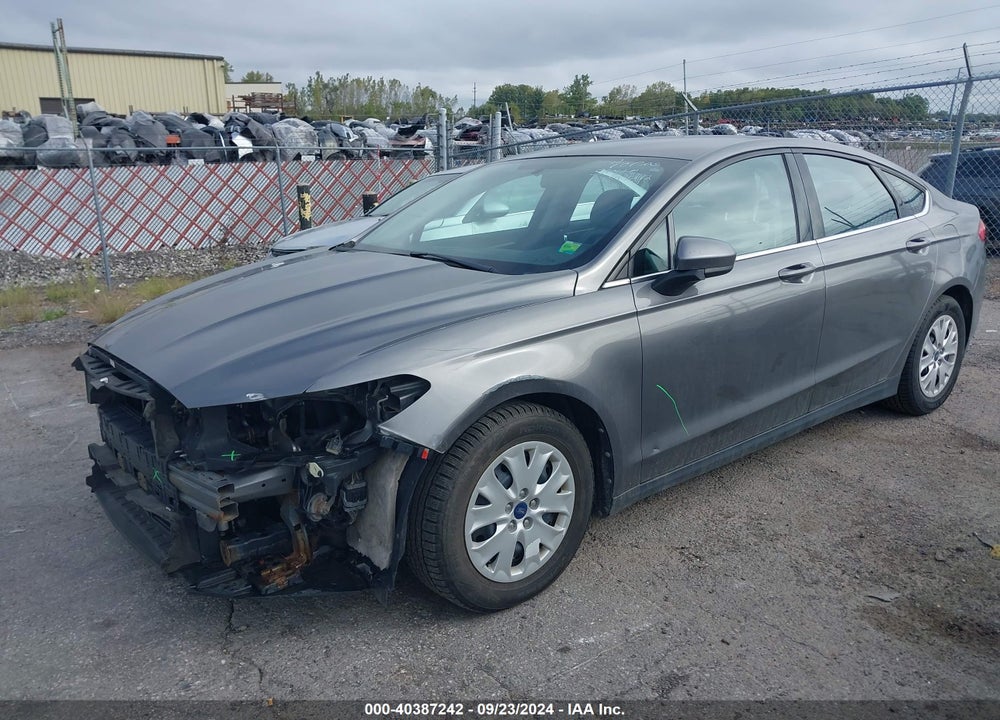 2013 FORD FUSION S VIN: 3FA6P0G72DR162684
