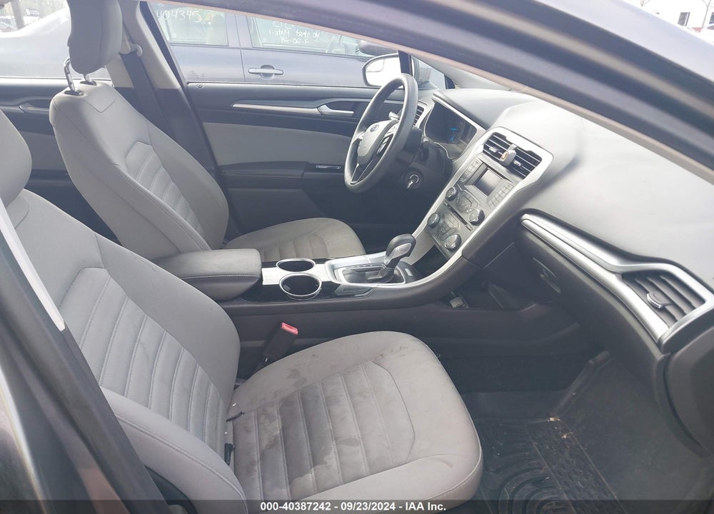 2013 FORD FUSION S VIN: 3FA6P0G72DR162684