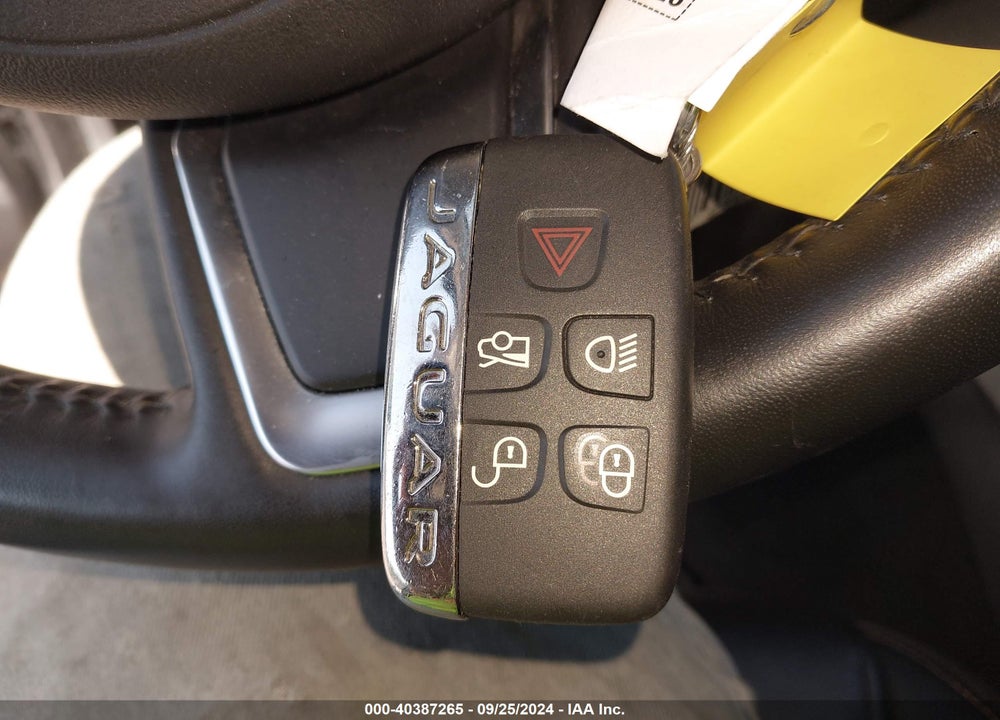 2019 JAGUAR XE 25T PRESTIGE VIN: SAJAK4FX0KCP50818