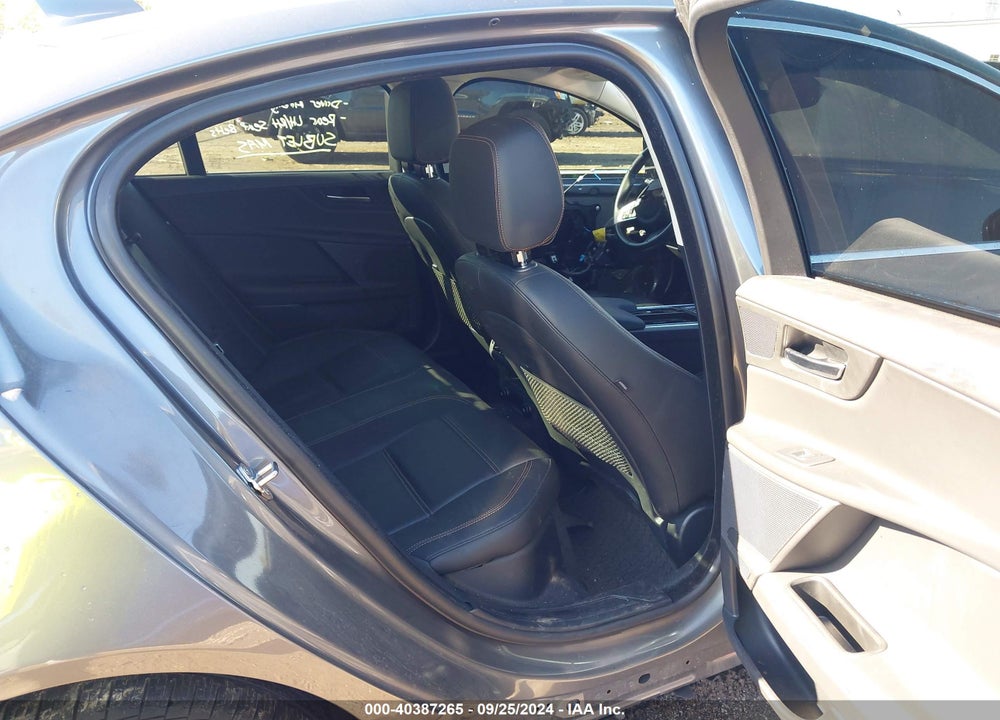 2019 JAGUAR XE 25T PRESTIGE VIN: SAJAK4FX0KCP50818
