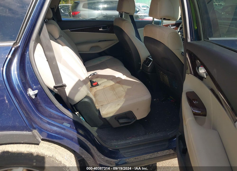 2017 KIA SORENTO 3.3L LX VIN: 5XYPGDA56HG322076