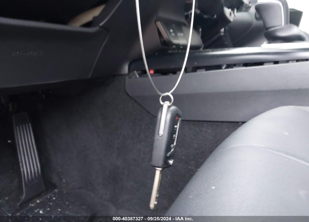 2019 TOYOTA CAMRY SE VIN: 4T1B11HK4KU186604