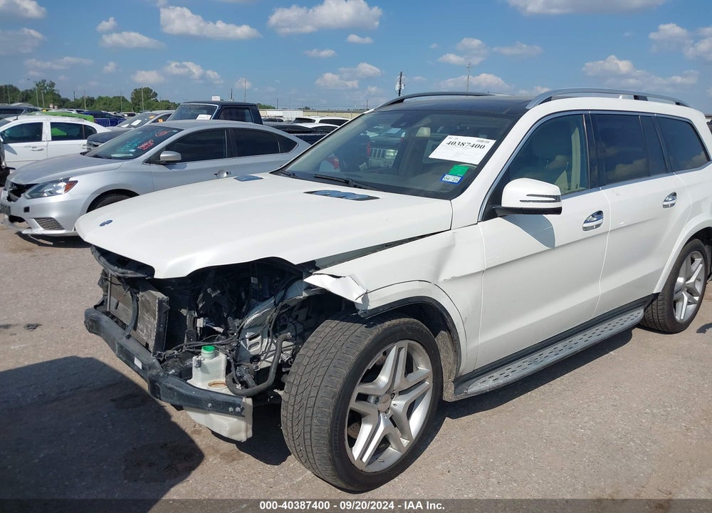2015 MERCEDES-BENZ GL 550 4MATIC VIN: 4JGDF7DE0FA442418