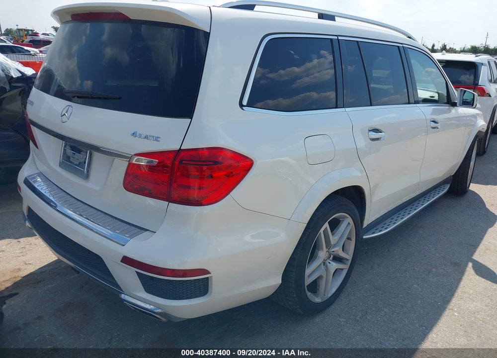 2015 MERCEDES-BENZ GL 550 4MATIC VIN: 4JGDF7DE0FA442418